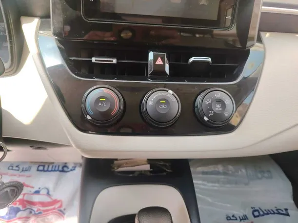 Car image 27