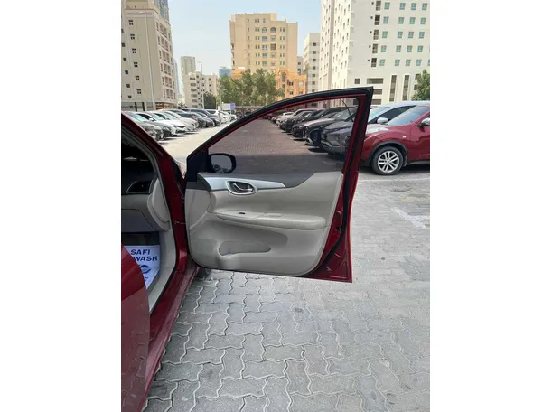 Car image 18