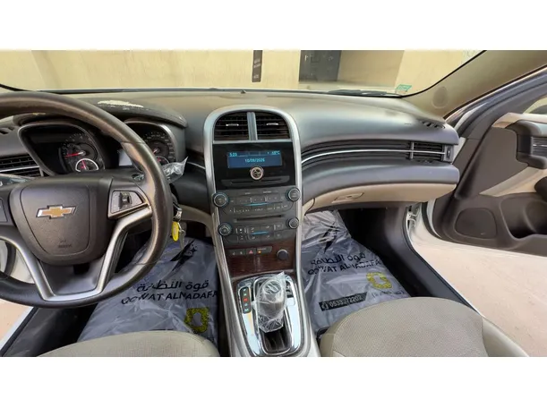 Car image 15