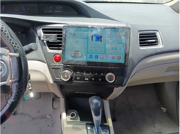 Car image 16
