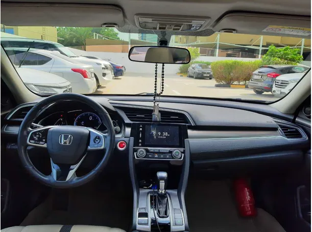 Car image 15