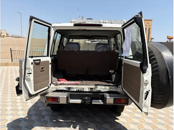 Car image 21