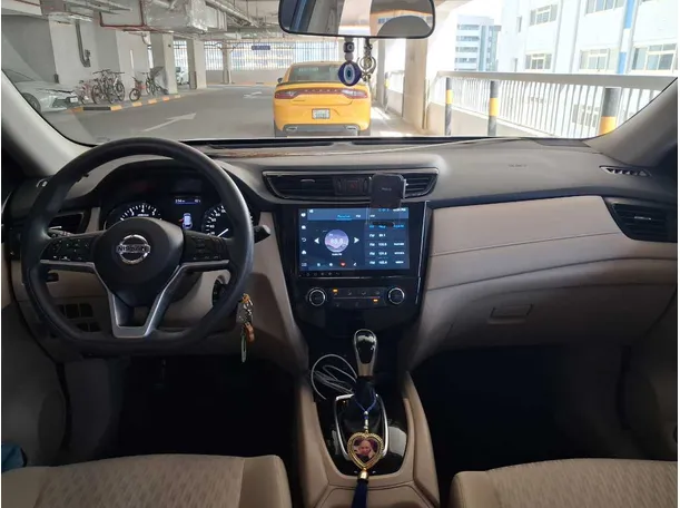 Car image 18