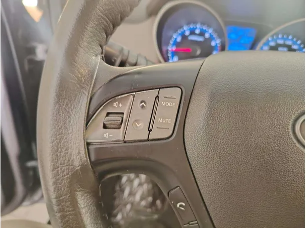 Car image 40