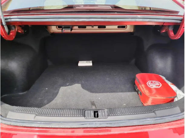 Car image 24