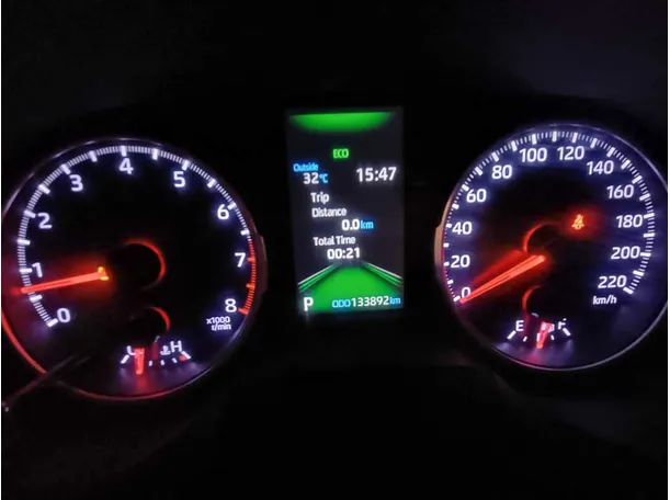 Car image 16