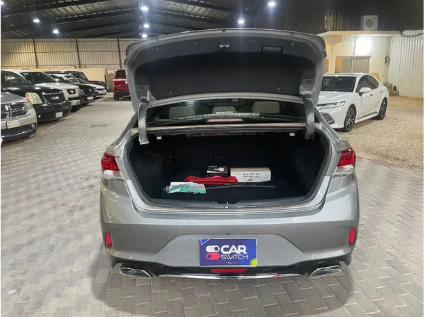 Car image 22