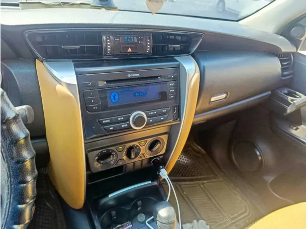 Car image 24