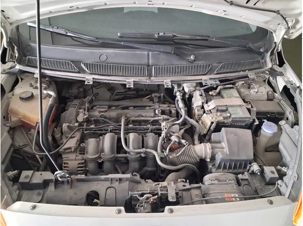 Car image 17