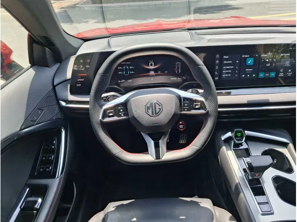 Car image 15