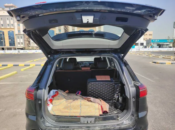 Car image 26