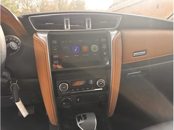 Car image 18