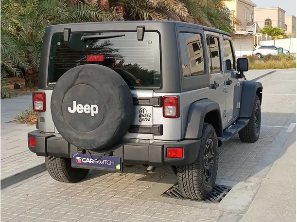 Car image 5