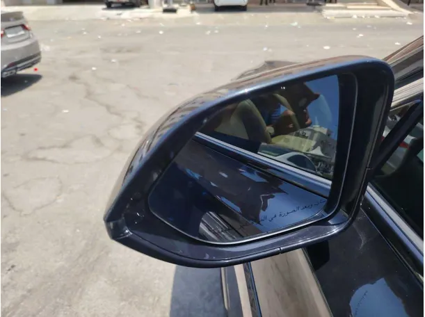 Car image 35