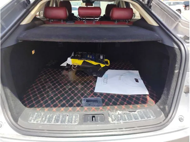 Car image 25