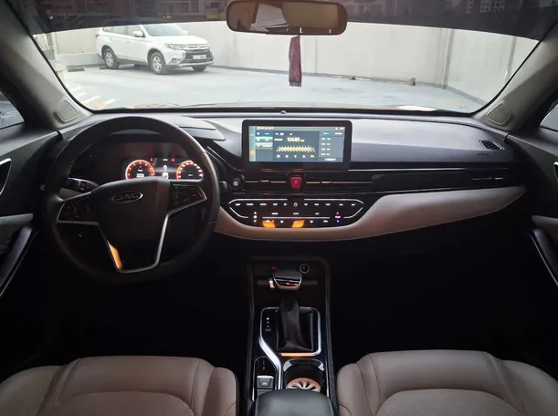 Car image 16