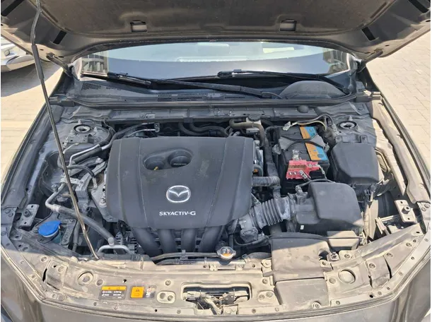 Car image 19