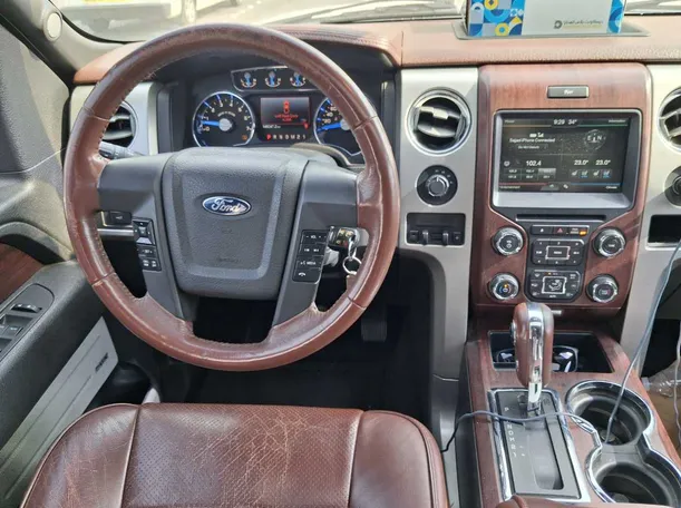 Car image 16