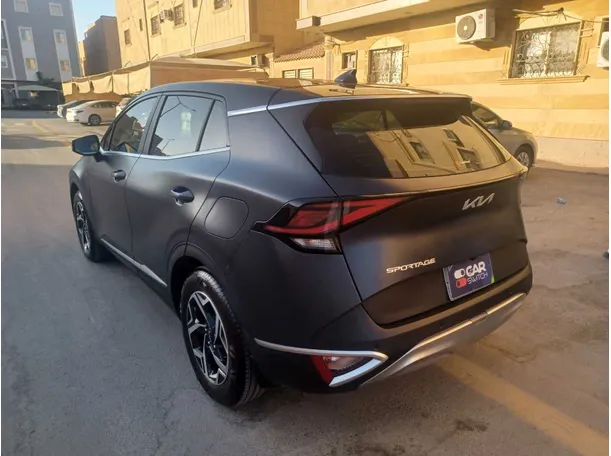 Car image 8