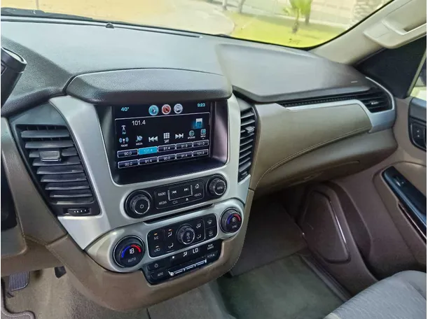 Car image 19