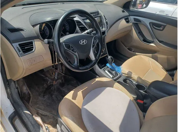 Car image 11
