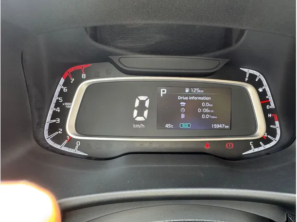 Car image 18