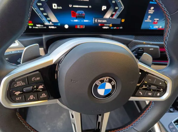 Car image 30