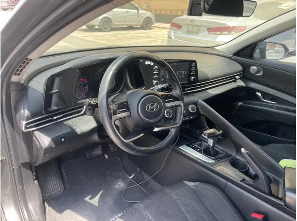 Car image 13
