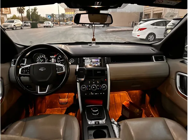 Car image 17