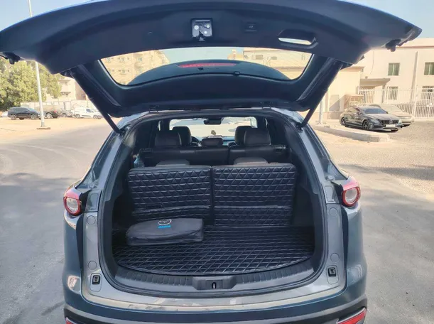 Car image 26