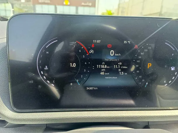 Car image 26
