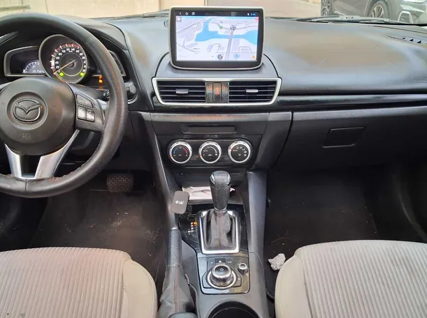 Car image 16