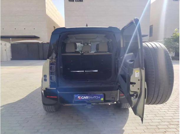 Car image 23