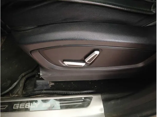 Car image 43