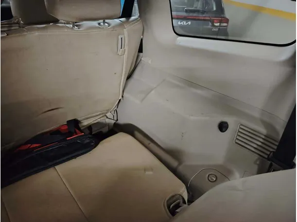 Car image 36
