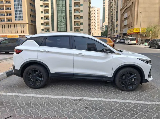 Car image 8
