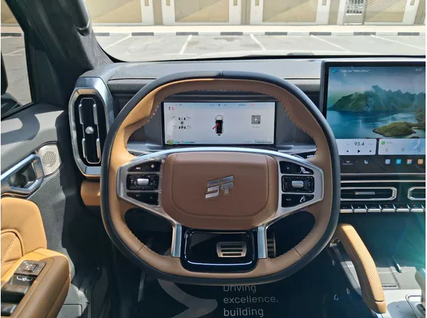 Car image 19