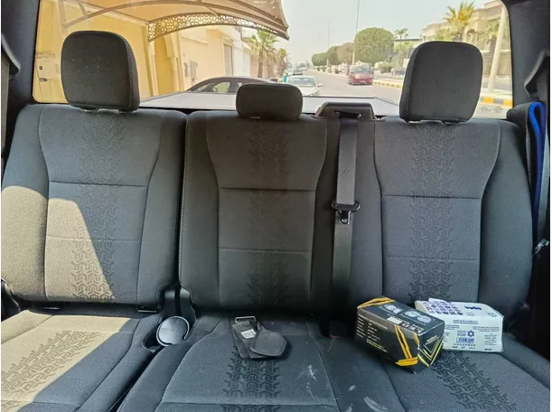 Car image 19