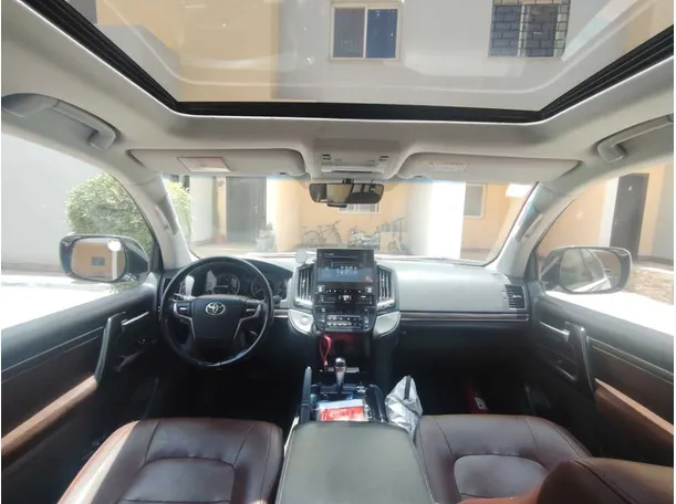 Car image 21