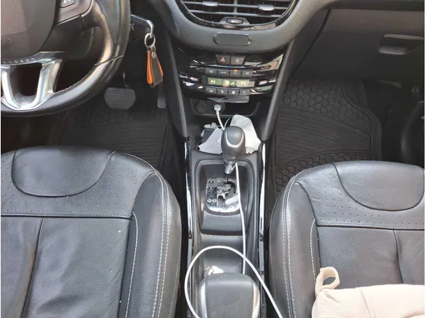 Car image 15
