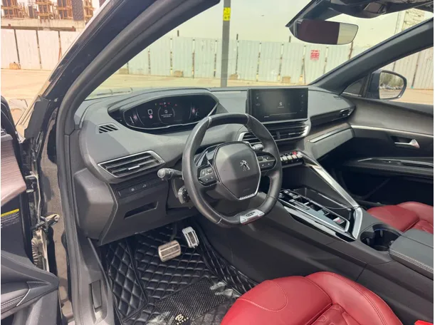 Car image 12