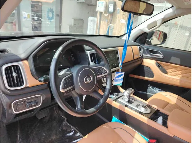 Car image 28