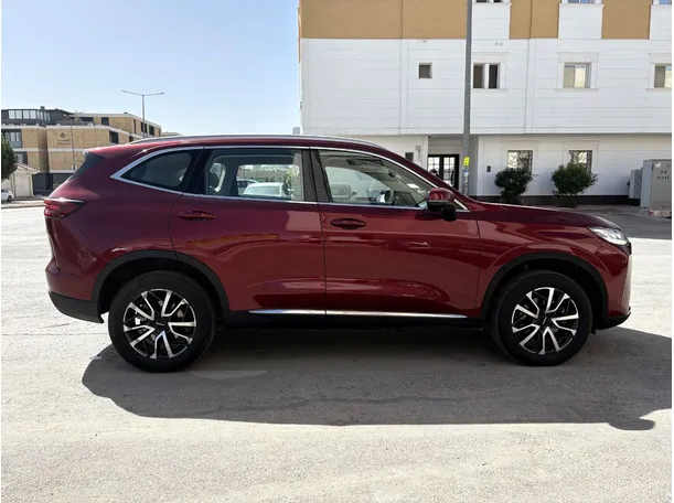Car image 4