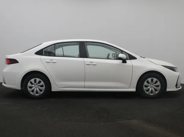 Car image 13