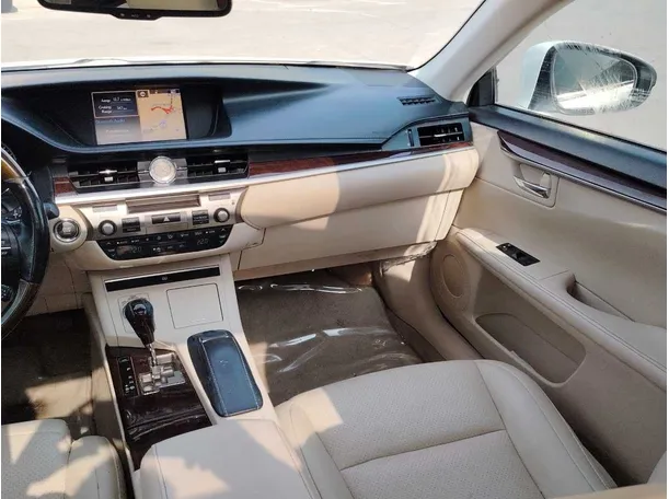 Car image 21