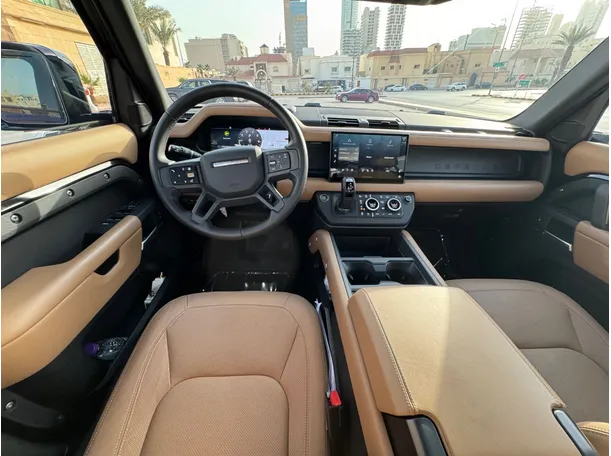 Car image 16