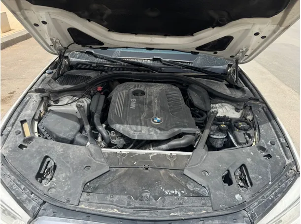 Car image 24