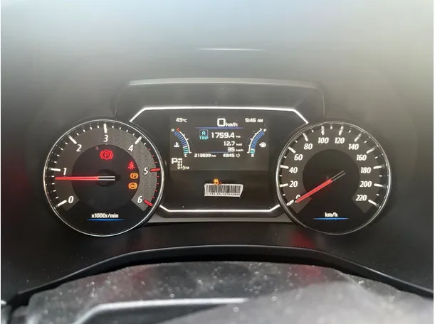 Car image 14