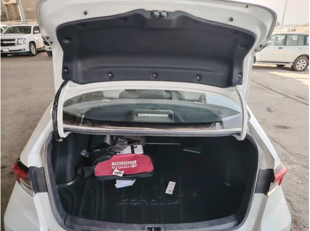 Car image 28