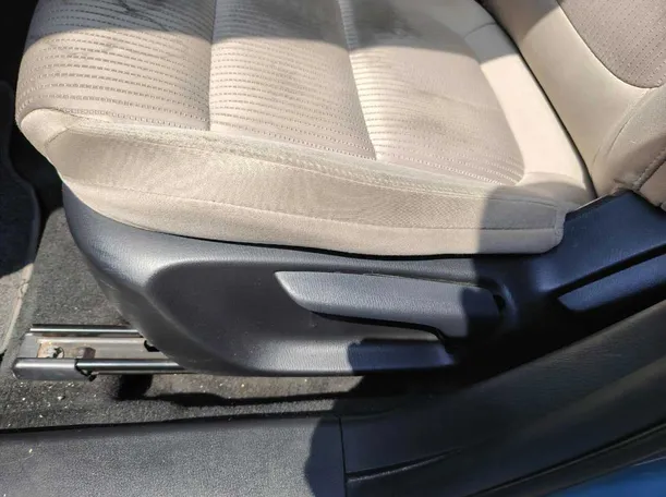 Car image 35